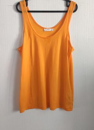 Майка яскравого кольору