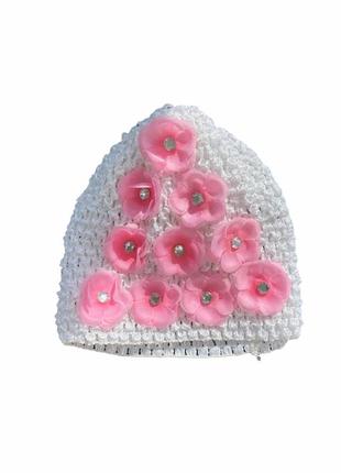 Летняя белая шапка для девочки с цветами и стразами1 фото