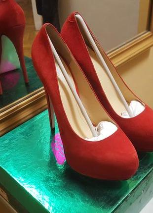 Туфлі червоні замшеві