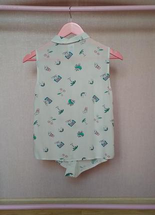 Блуза с ярким принтом