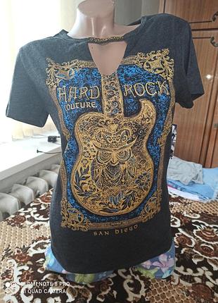 Нова брендова футболка з цікавим принтом