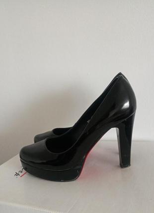 Туфли на толстом устойчивом каблуке на платформе