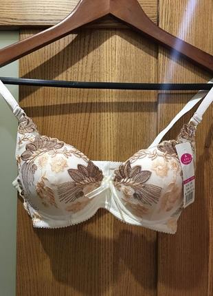 Новий бюстгальтер