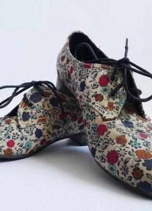 Яркие летние туфельки