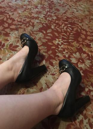 Туфли женские на толстом каблуке3 фото