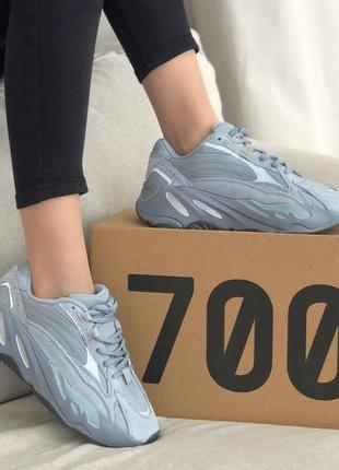 Кросівки жіночі adidas адідас yeezy boost 700 v2