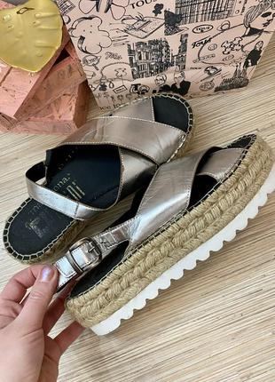 Босоніжки fellini