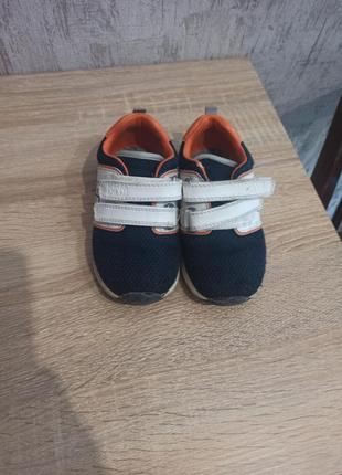 Кросовки на мальчика  и ботиночки