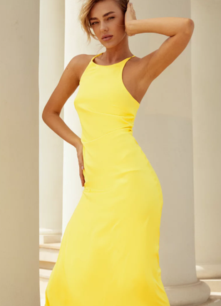Желтое шелковое платье-миди1 фото