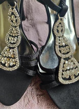 Босоніжки з камінчиками infilio/ босоніжки