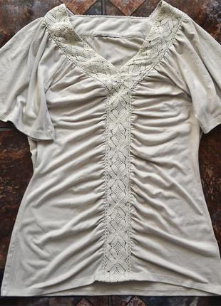 Бежевая футболка с драпировкой и льняной тесьмой р.м/l