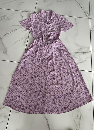 Дуже красивий. лавандовий. костюм