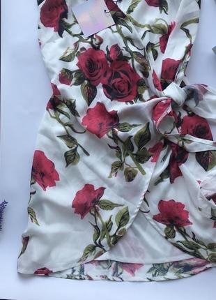 Шикарное белое платья на запах в цветочек / белое платье в розы / сарафан цветы розы6 фото