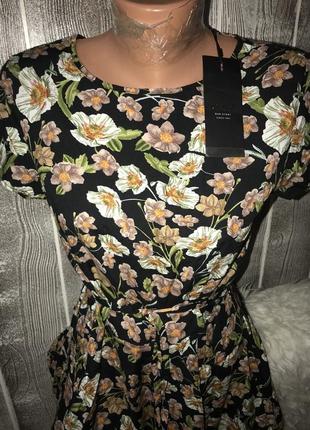 Платье в цветочный принт с коротким рукавом на лето2 фото