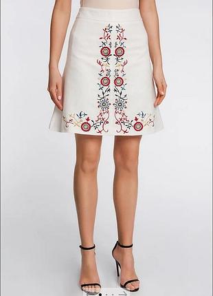 Костюм с добавлением льна с вышивкой