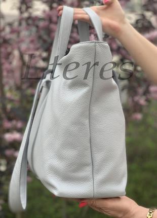 Шкіряна містка світло-сіра сумка-трансформер, кольори в асортименті6 фото