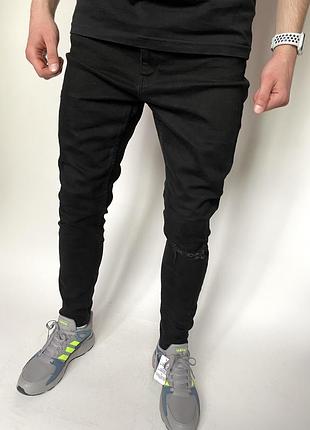 Чёрные джинсы bershka оригинал