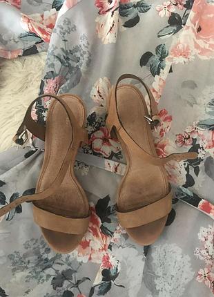 Кожанные босоножки