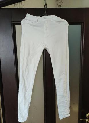 Белые джинсы, джинсы скинни, джинсы