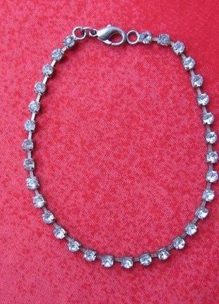 Браслет с камнями серебристый