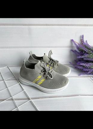 Стильные и легкие кроссовочки