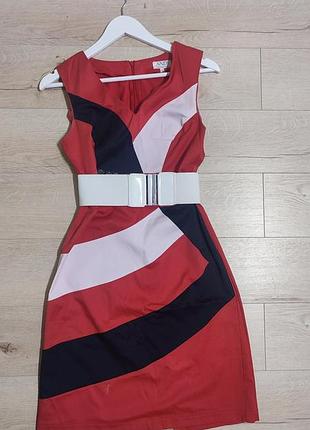 Коралловое летнее платье