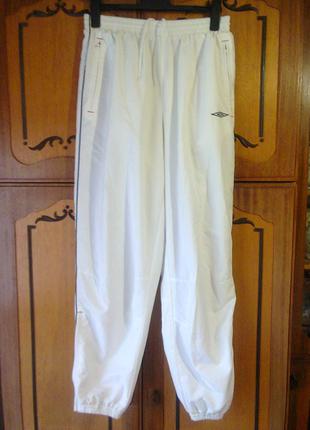 Новые белые спортивные штаны umbro. xl.1 фото