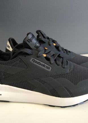 Крутяцькі кросівки reebok classic nylon7 фото