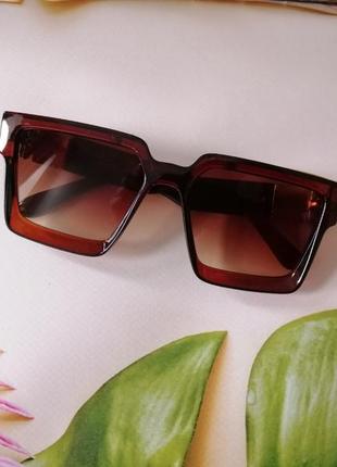 Эксклюзивные коричневые с декором брендовые солнцезащитные очки унисекс millionaire8 фото