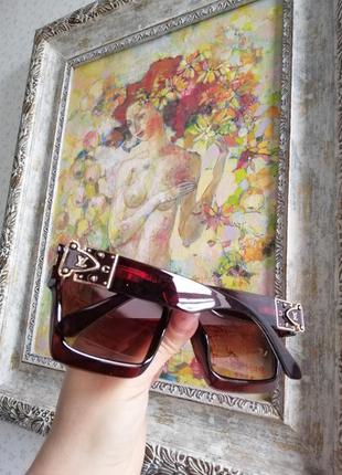 Эксклюзивные коричневые с декором брендовые солнцезащитные очки унисекс millionaire3 фото