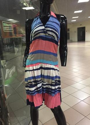 Яркое платье