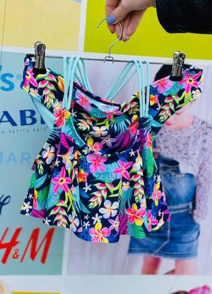 Яркий купальник примарк