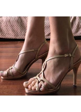 Босоніжки сандалі туфлі шпильки2 фото