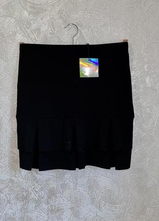 Повседневная чёрная юбка с рюшами валанами misguided1 фото