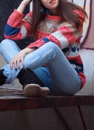 Джинси бойфренд на літо з потертостями