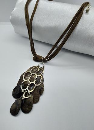 Чокер с подвеской на замшевом ремешке