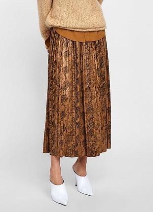 Спідниця. плиссированная юбка zara в змеиный принт