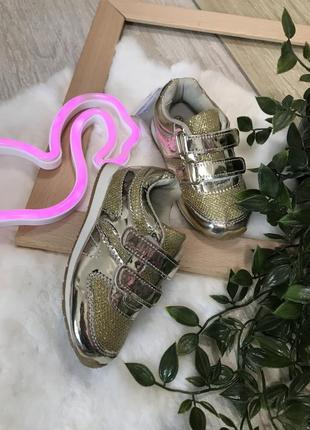 Новые  кроссовки 20 размер