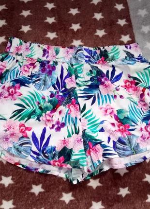 Яркие шорты