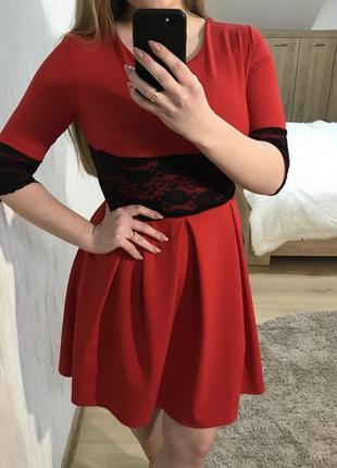 Сукня з мереживом