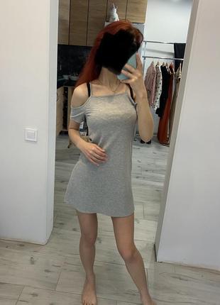 Платье с открытыми плечами от h&m