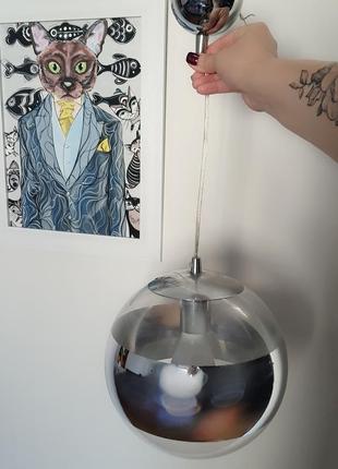 Круглая подвесная люстра из стекла в стиле модерн