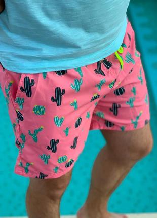 Яркие классные шорты мужские для плавания trash code р.44-46-48 св.розовые в кактус