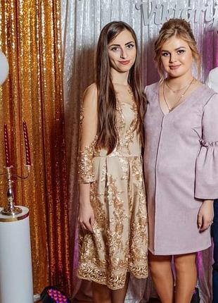 Плаття в золотистому кольорі