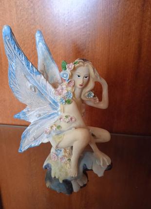 Ангел статуетка