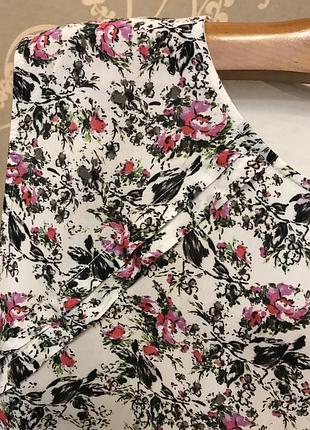 Очень красивая и стильная брендовая блузка..100% вискоза.