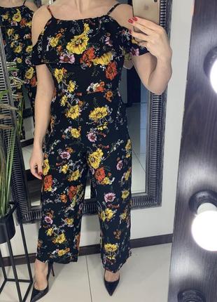 👗прекрасный чёрный брючный комбинезон с цветами/чёрный комбез в цветах с рюшами👗