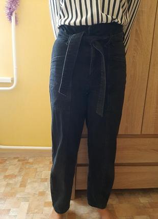 Джинси чорні.