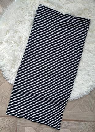 Спідниця в чорно-білу полоскк
