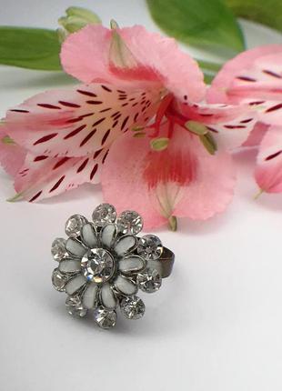 Кольцо vintage цветок серебряного стразы белая эмаль1 фото